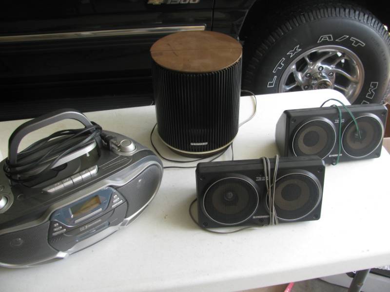 lot 187 image: Pioneer Speakers & Radio #200