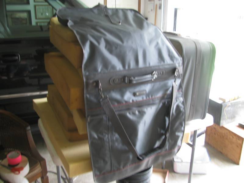 lot 198 image: American Tourister Luggage & Garment Bag #211