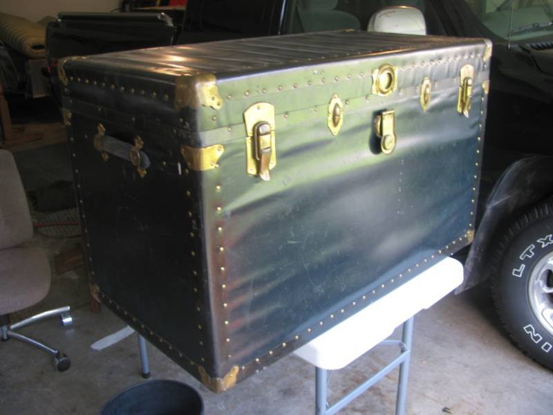 lot 206 image: Antique Travel Trunk #220