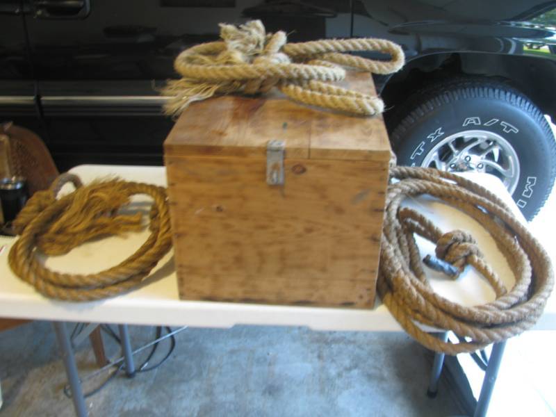 lot 211 image: Wood Storage Box & Rope # 225