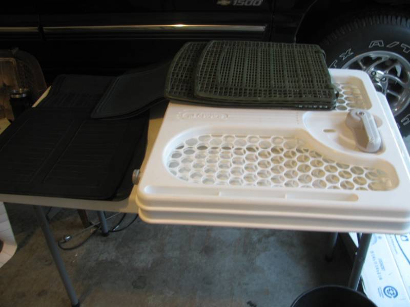 lot 212 image: Child Safety Gate & Mats #225