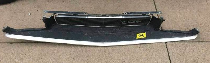 lot 44 image: 1970 Challenger Grill
