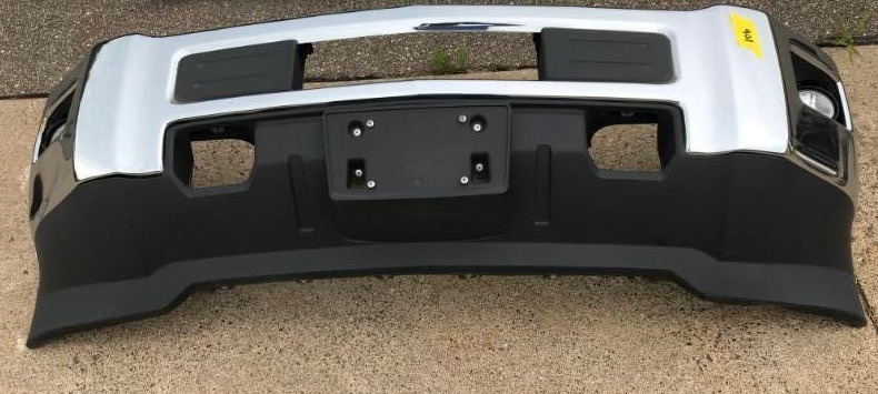 lot 106 image: 2015 Chevy 2500-3500 Bumper