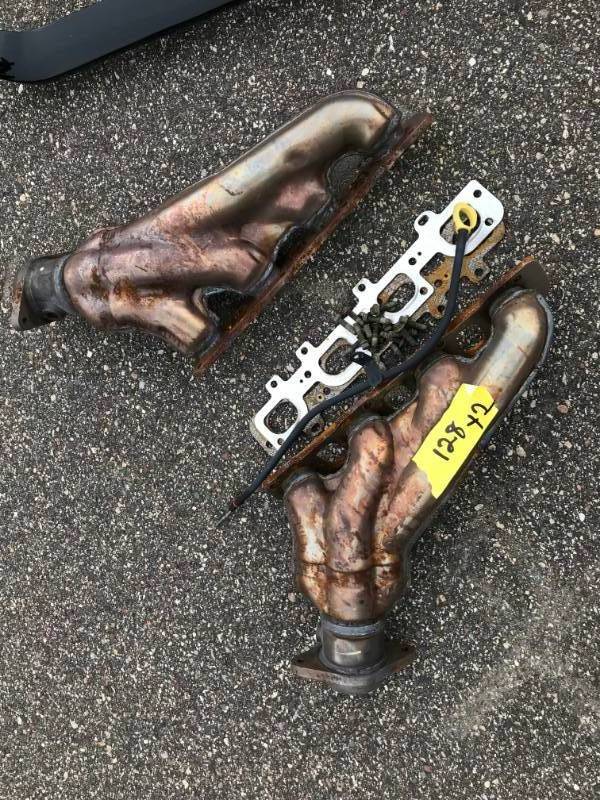 lot 128 image: Challenger Hell-Cat Exhaust Manifolds