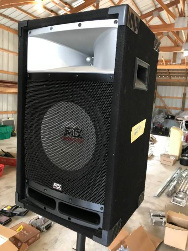 lot 227 image: MTX Speakers wstands - Peavey Microphones - Gemini Karaoke Tech Pro Amp