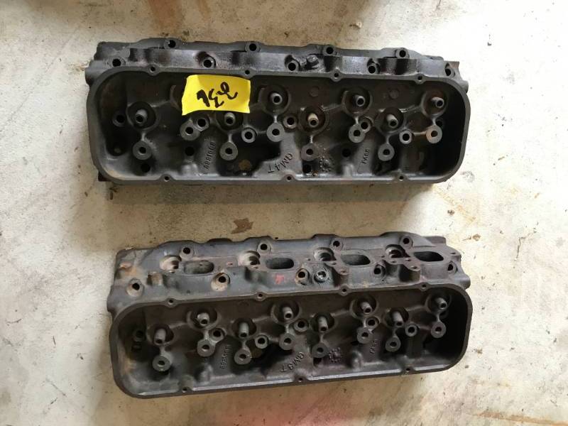lot 236 image: Big Chevy Heads - #3931063