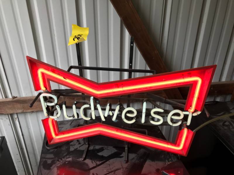 lot 256 image: Budweiser Neon Sign - Works Great