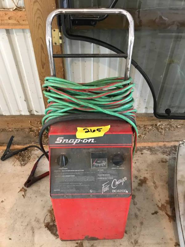 lot 265 image: Snap-On Charger