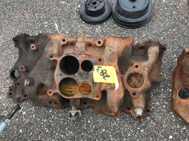 lot 283 image: Small Chevy Intake
