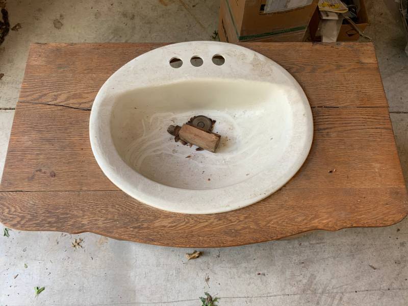 lot 296 image: Antique Wash Basin - Very Cool Piece