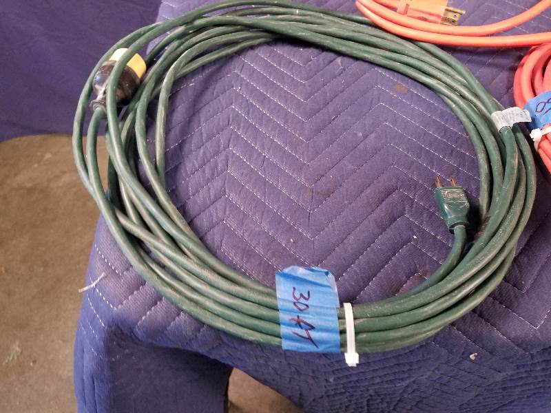 lot 19 image: Drop Cords