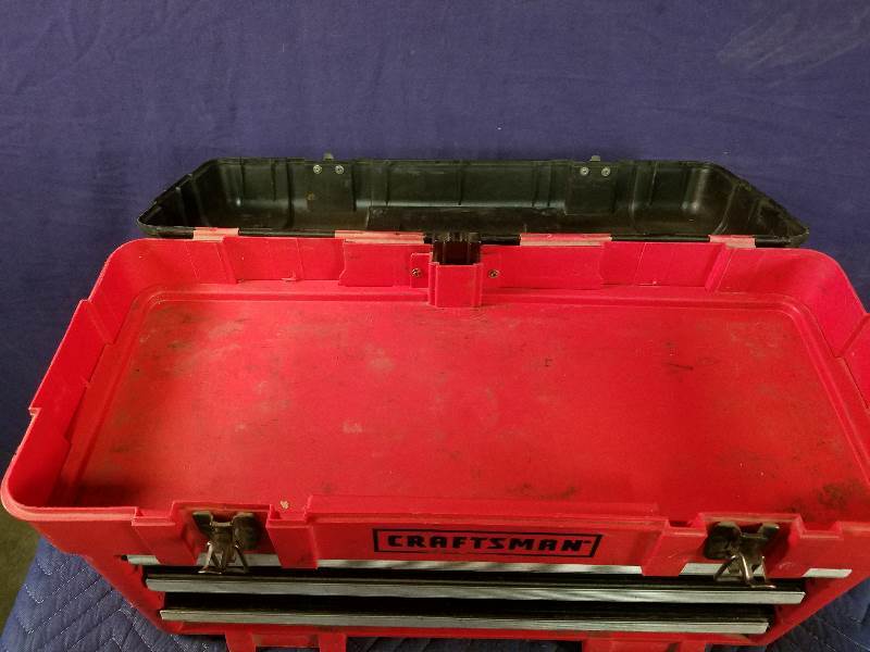 lot 21 image: Craftsman Tool Box
