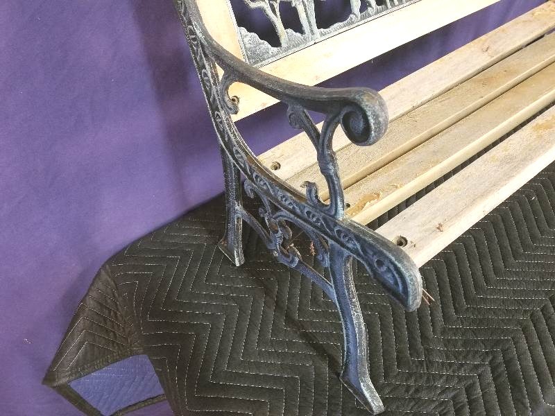 lot 38 image: Bench