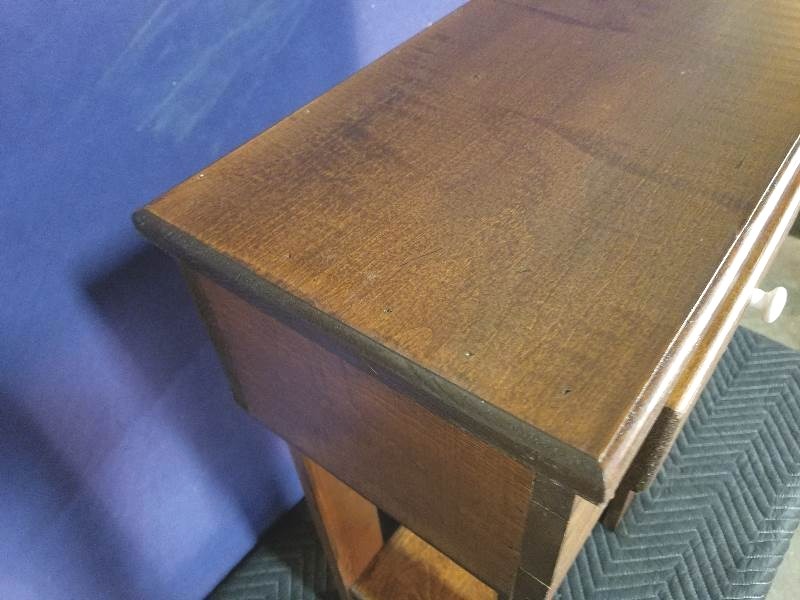 lot 40 image: Table