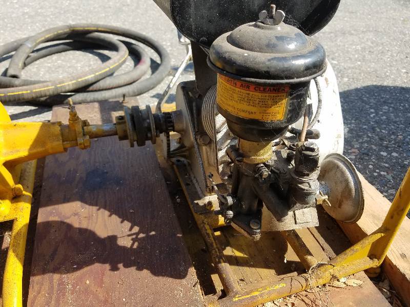 lot 46 image: 4 Cycle Fuel Pump