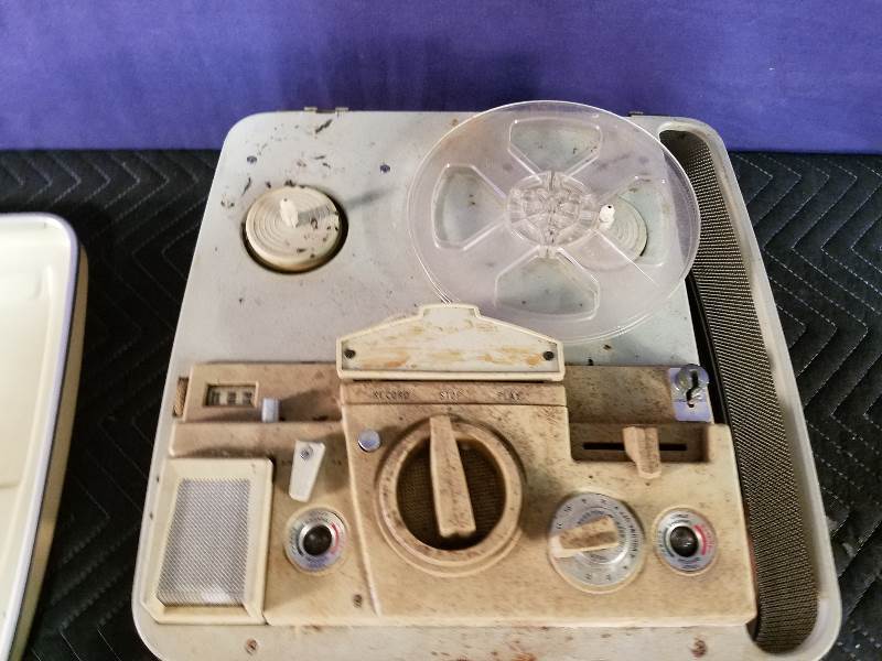 lot 48 image: Revere Stereo-Tape Magnetic Recorder