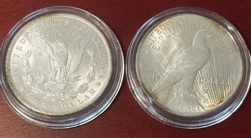 2 AU-UNC SILVER DOLLARS IN AIRTITES 1885-O MORGAN 1922 PEACE