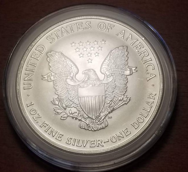 1998 AMERICAN SILVER EAGLE 1 TROY OZ. .999 FINE SILVER IN AIRTITE