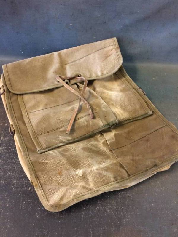 lot 19 image: Canvas Bag