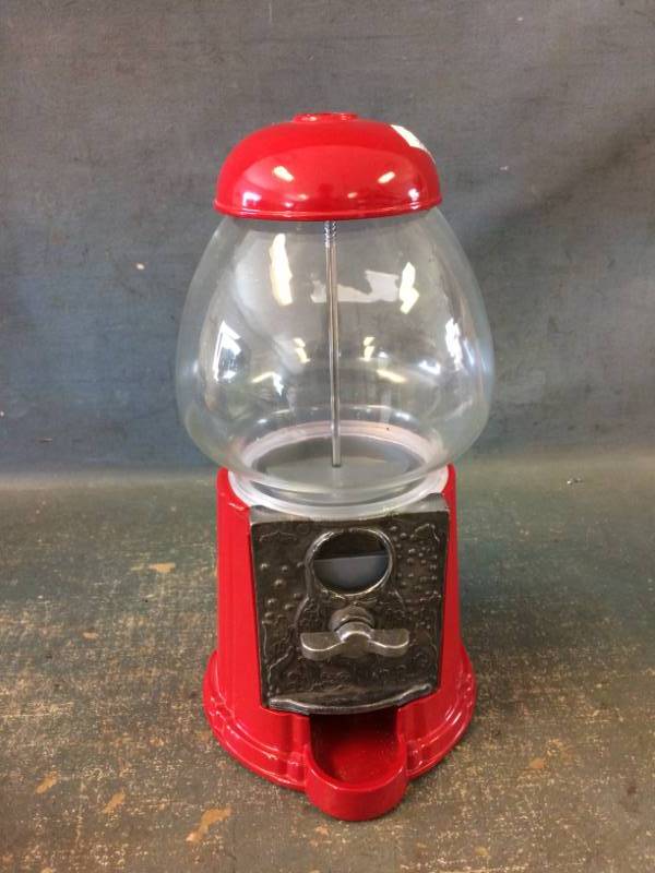 lot 27 image: Gumball Machine