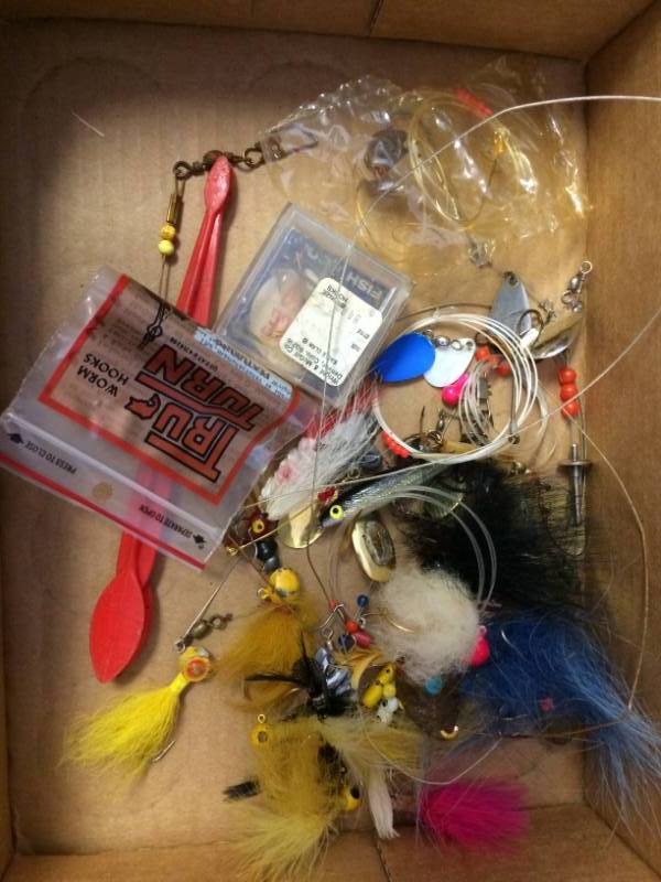 lot 34 image: Fishing Lures