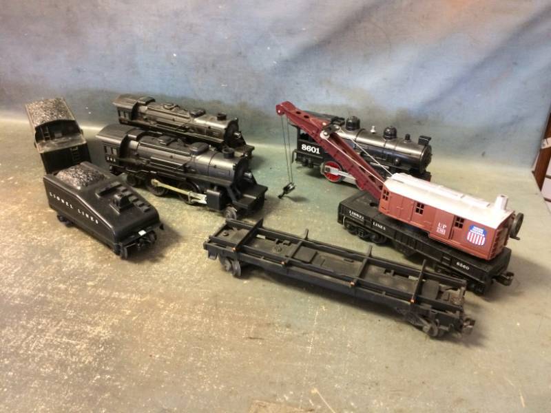 lot 39 image: Train Cars and Engines