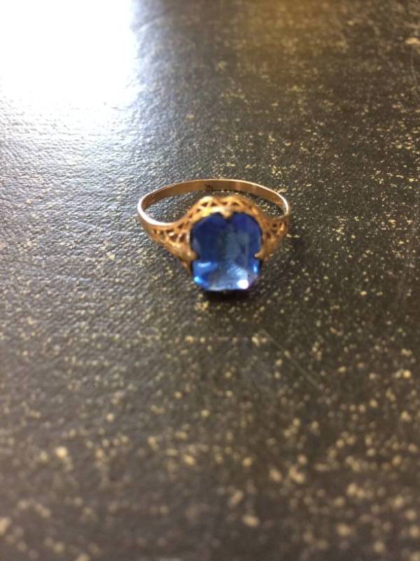 lot 41 image: Gold Ring with Blue Stone