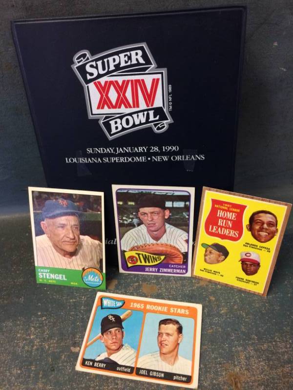 lot 42 image: Binder of Vintage Sports Cards with Frank Robinson, Mays, Zimmerman and More