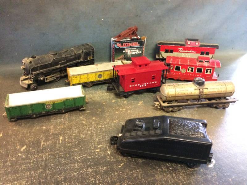 lot 66 image: Model Train Cars and More