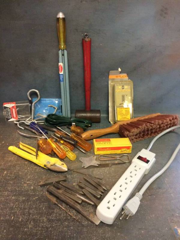 lot 71 image: Assorted Tools