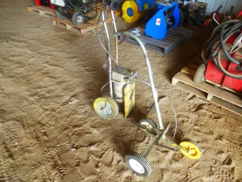 lot 15 image: Campbell Hausfeld Airless Paint Sprayer