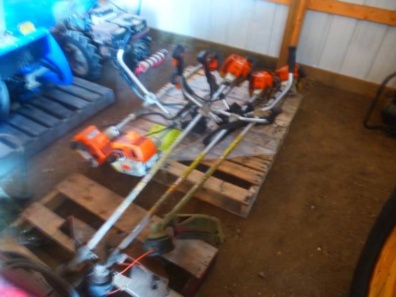 lot 17 image: Stihl Weed Trimmers
