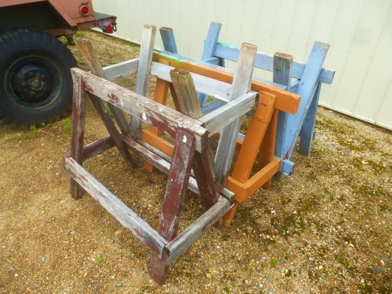 lot 21 image: Wood Saw Horses