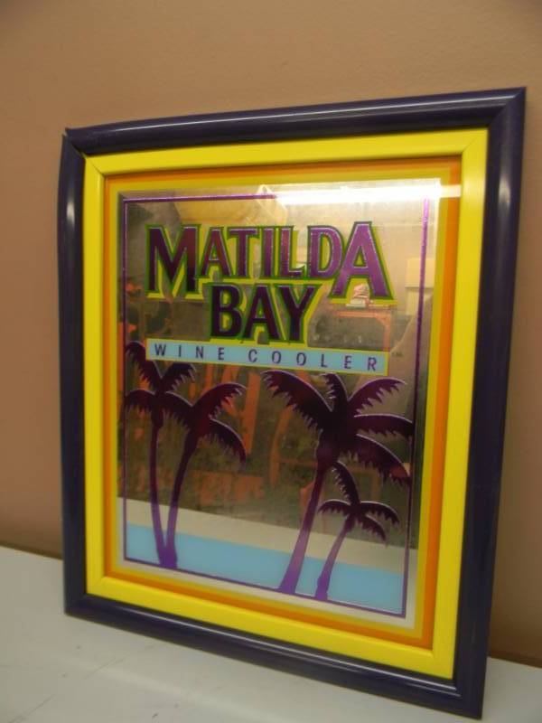 lot 52 image: VINTAGE MATILDA BAY WINE COOLER BAR SIGN MIRROR - APPROX 16 BY 19 - SEE PICTURES