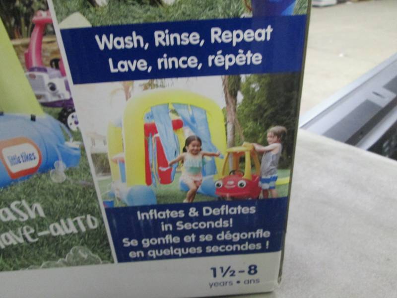 Little Tikes Wacky Wash open box, u...