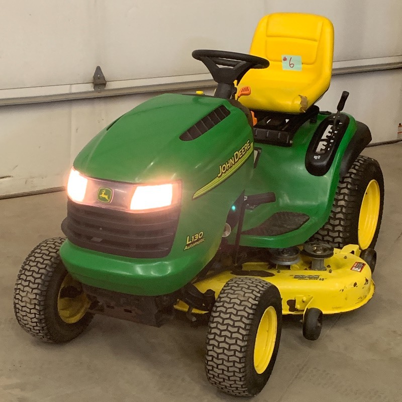 lot 6 image: John Deere L130 Automatic Lawn Tractor