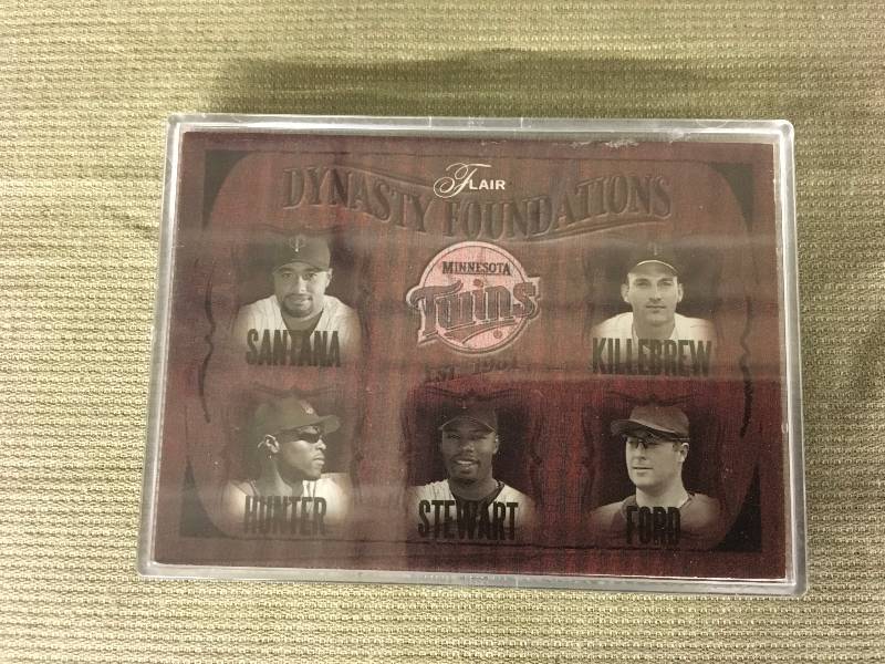 lot 371 image: Flair Dynasty Foundations Minnesota Twins Card