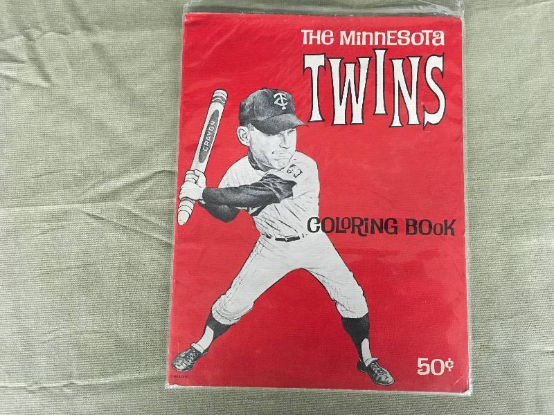 lot 372 image: 1964 Minnesota Twins Coloring Book- No Markings