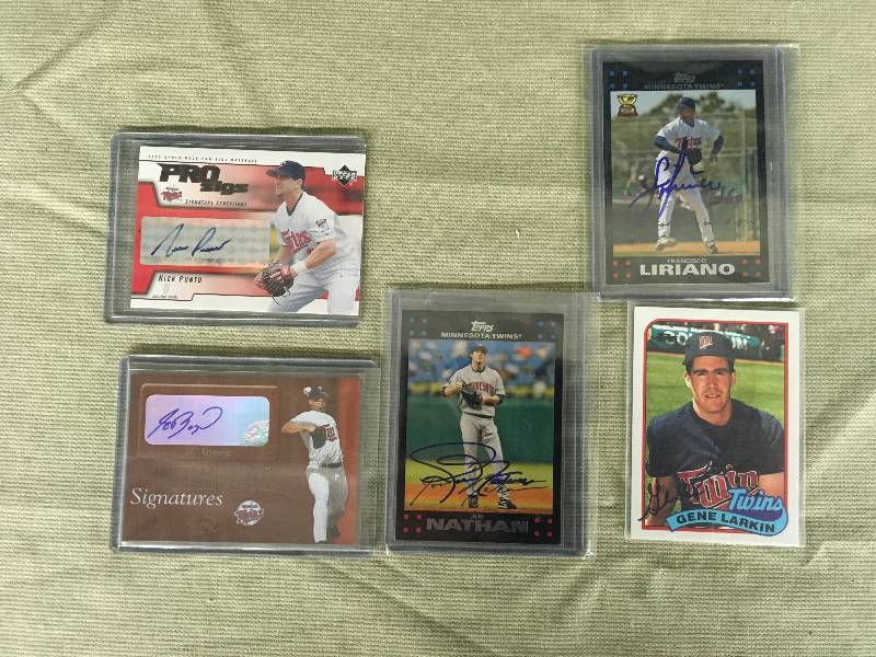 lot 408 image: 5 Autographed Minnesota Twins Cards