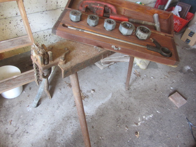 Ridgid Pipe Threader, Dies, Stand