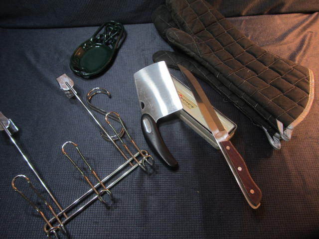 BBQ Mitts & Basket, Magna Knife Holder