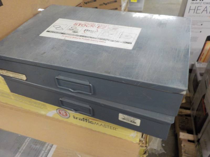2 Stock- ex Metal Storage with Cont...