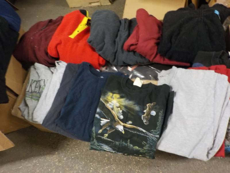 19 Mens XL and Larger T-shirts, an...