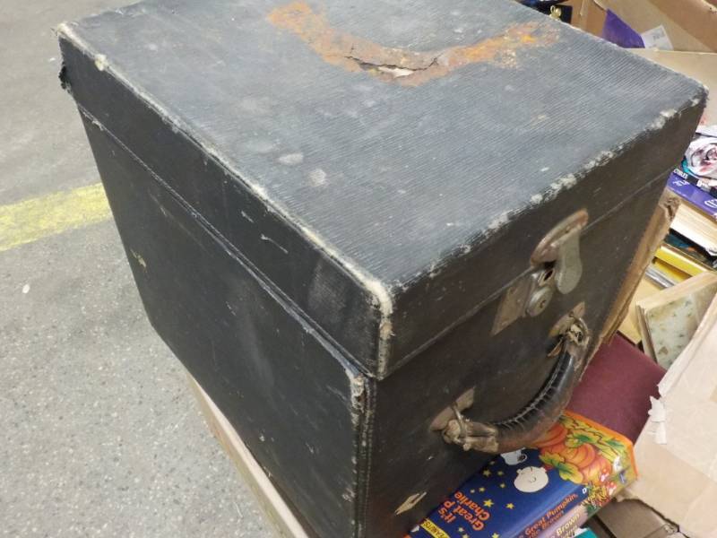 Vintage Musical Instrument Box...