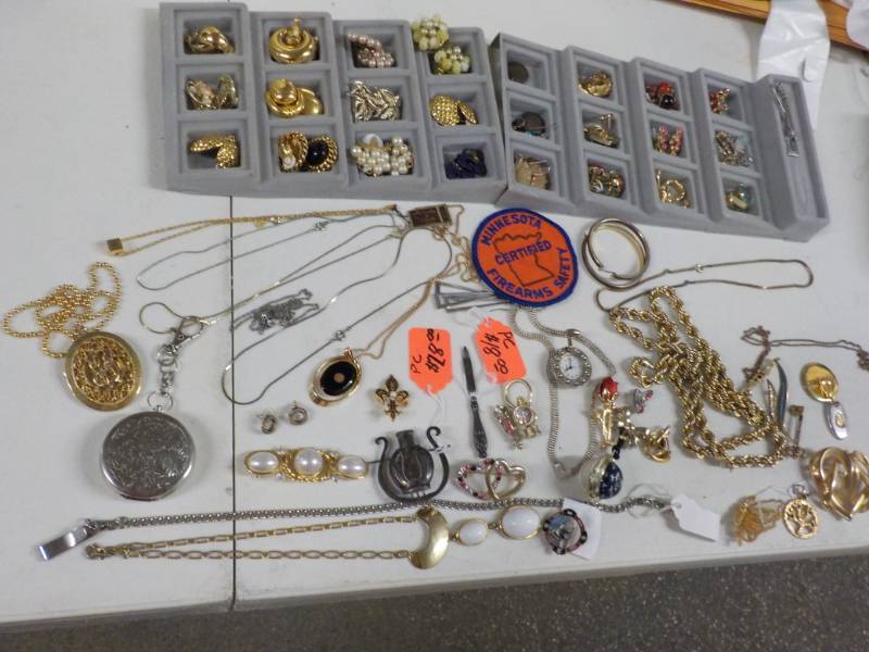 Lot of Vintage Jewelry...