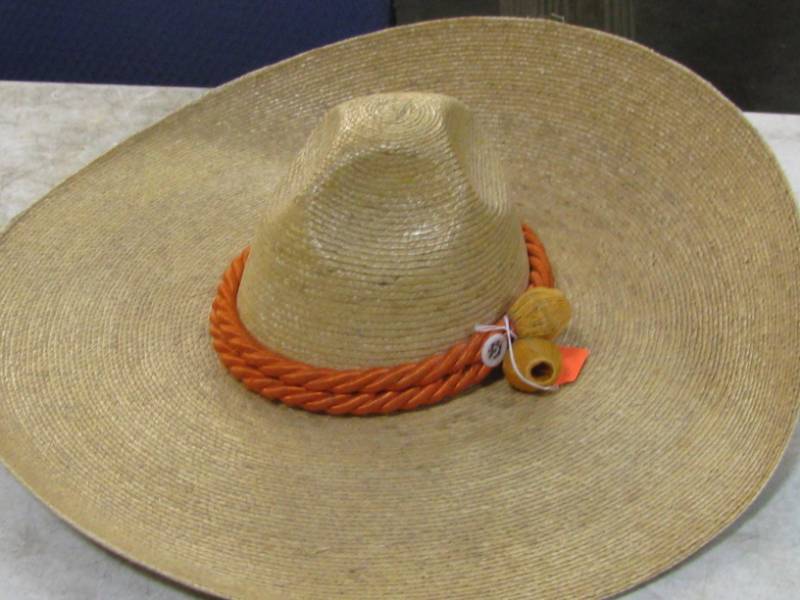 lot 3 image: Spanish Sombrero