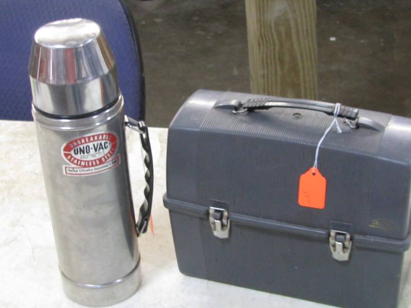 lot 7 image: Lunch Box & Thermos