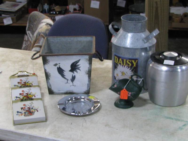 lot 9 image: Kitchen Ware