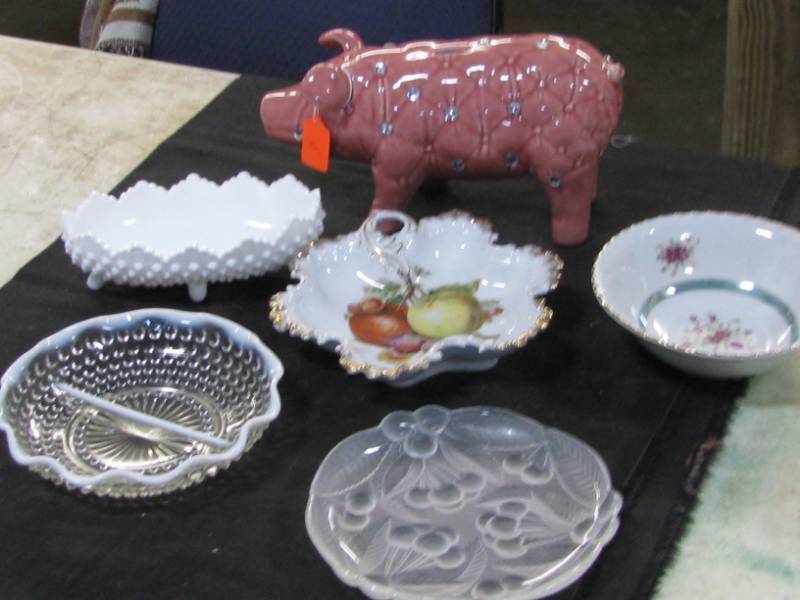 lot 40 image: Misc Glassware