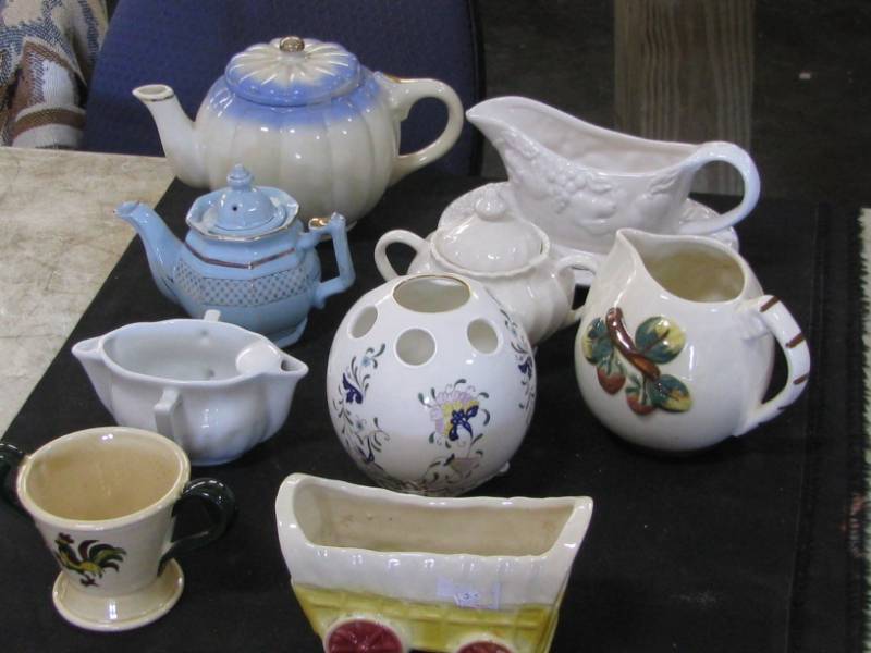 lot 57 image: Misc Pottery